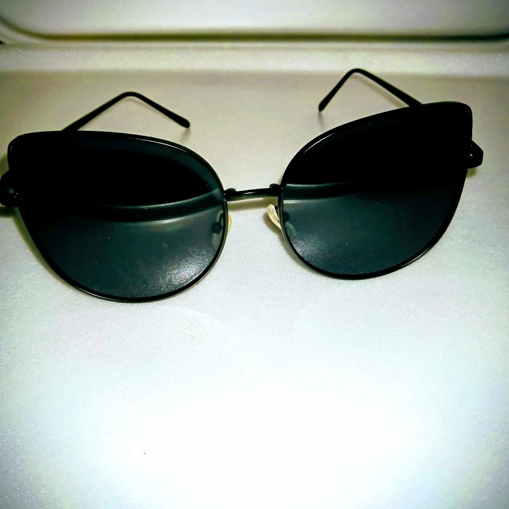 Stylish Black Sunglasses